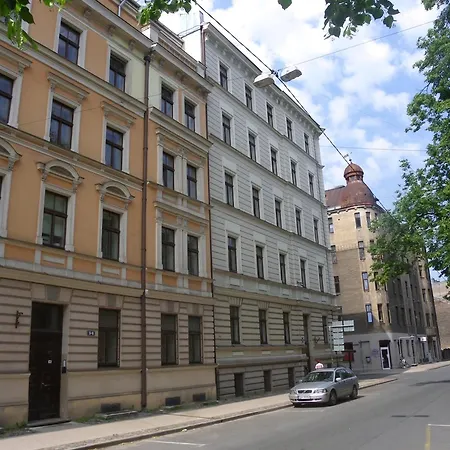 Spacious With Balcony *